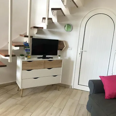 Seaside Retreat: Playa De Americas *